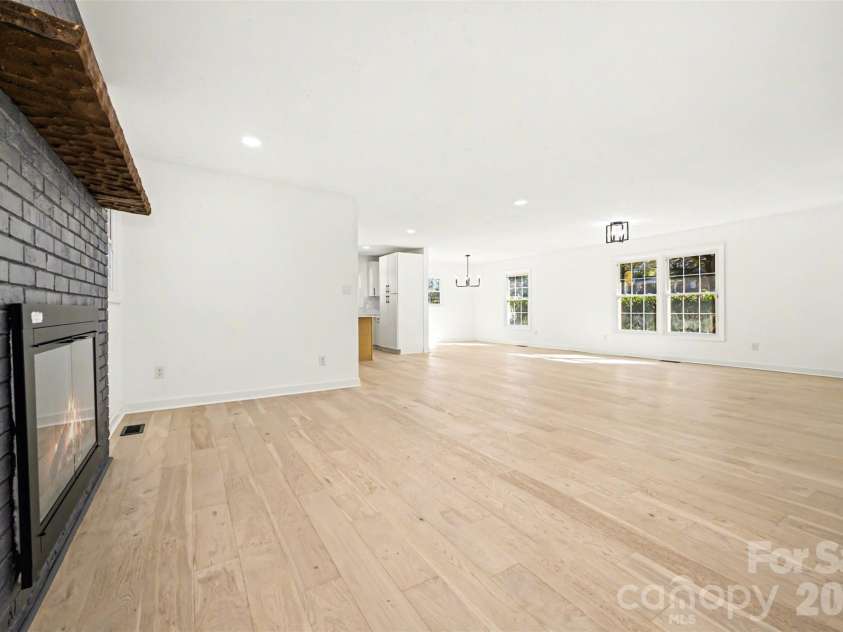 211 Ole Simpson Place, Catawba, SC 29704.  MLS# CAR4325172, YatesRealty ID 4740. 