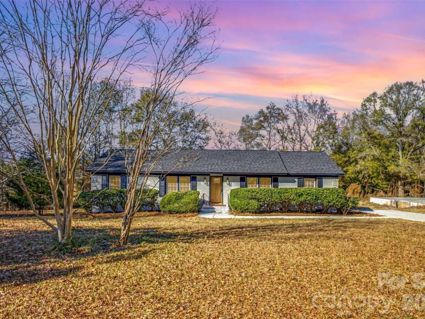 211 Ole Simpson Place, Catawba, SC 29704.  MLS# CAR4325172, YatesRealty ID 4740. 