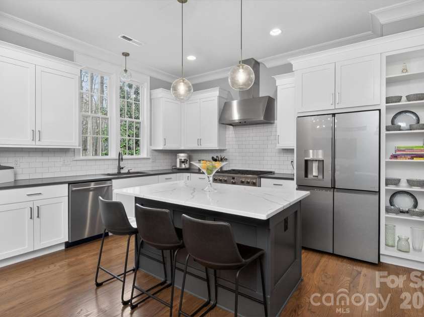 2815 Hillside Springs Drive, Charlotte, NC 28209.  MLS# CAR4358893, YatesRealty ID 4740. 