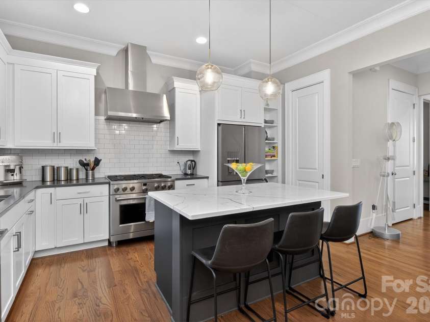 2815 Hillside Springs Drive, Charlotte, NC 28209.  MLS# CAR4358893, YatesRealty ID 4740. 
