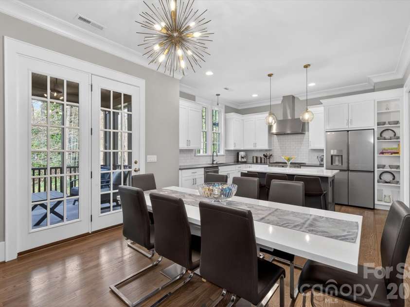 2815 Hillside Springs Drive, Charlotte, NC 28209.  MLS# CAR4358893, YatesRealty ID 4740. 
