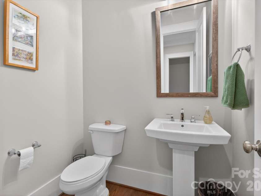 2815 Hillside Springs Drive, Charlotte, NC 28209.  MLS# CAR4358893, YatesRealty ID 4740. 