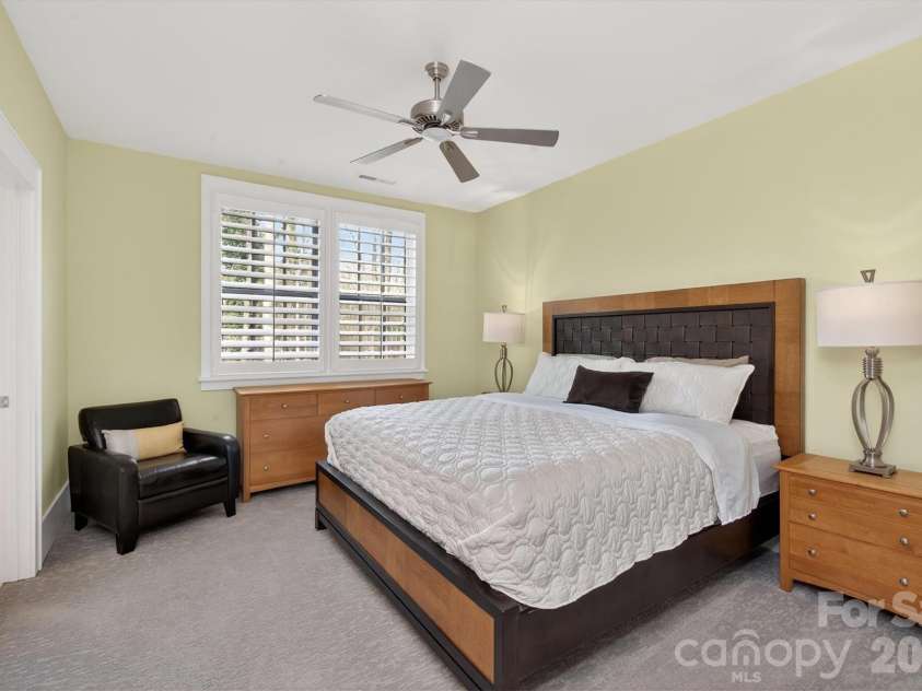 2815 Hillside Springs Drive, Charlotte, NC 28209.  MLS# CAR4358893, YatesRealty ID 4740. 
