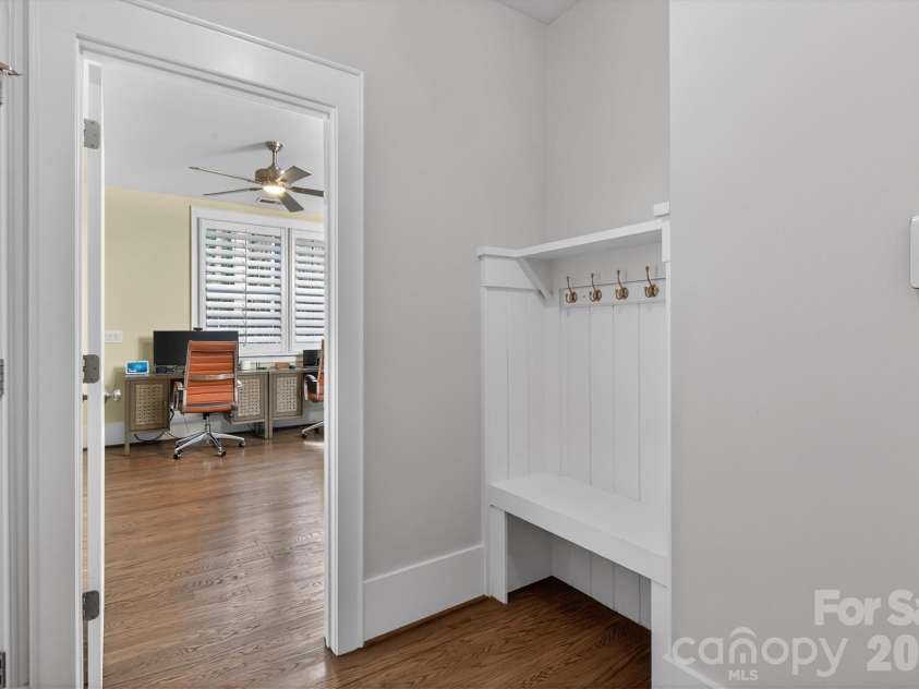 2815 Hillside Springs Drive, Charlotte, NC 28209.  MLS# CAR4358893, YatesRealty ID 4740. 