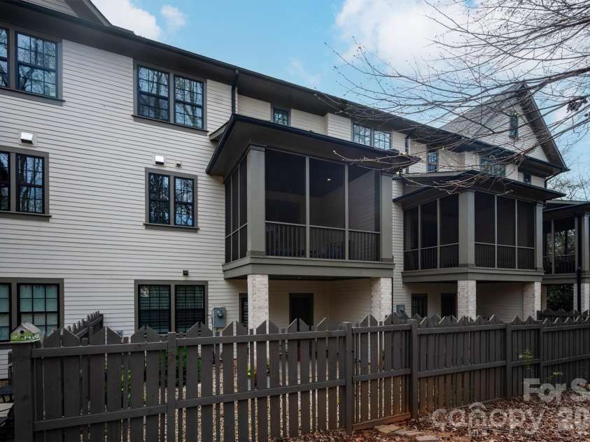 2815 Hillside Springs Drive, Charlotte, NC 28209.  MLS# CAR4358893, YatesRealty ID 4740. 
