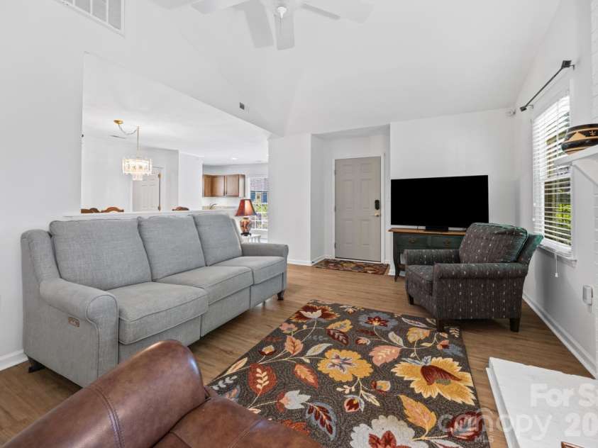2750 Quailrush Road, Charlotte, NC 28226.  MLS# CAR4418290, YatesRealty ID 47400. 