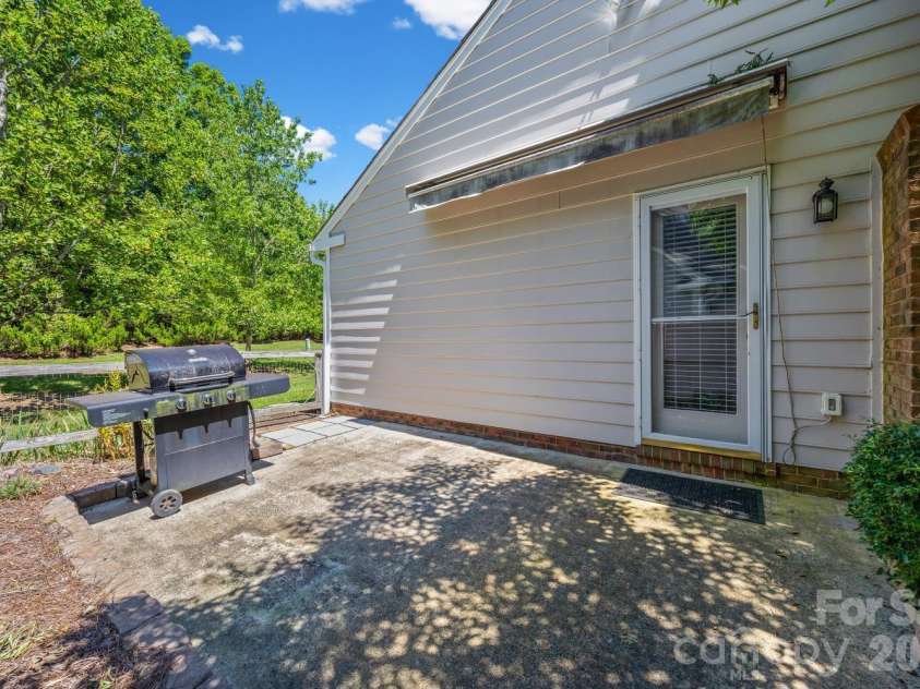 2750 Quailrush Road, Charlotte, NC 28226.  MLS# CAR4418290, YatesRealty ID 47400. 