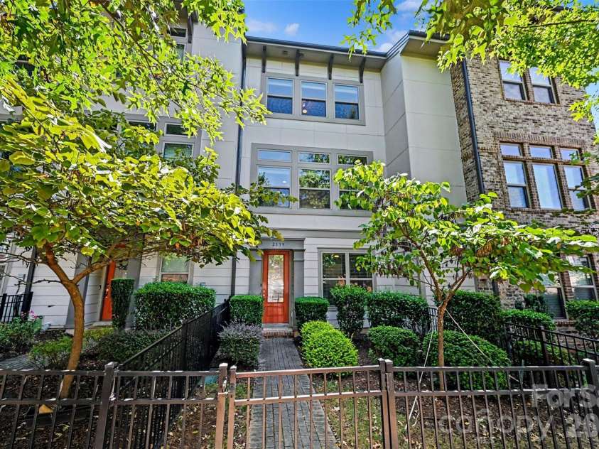 2539 Euclid Avenue, Charlotte, NC 28203.  MLS# CAR4418306, YatesRealty ID 47401. 