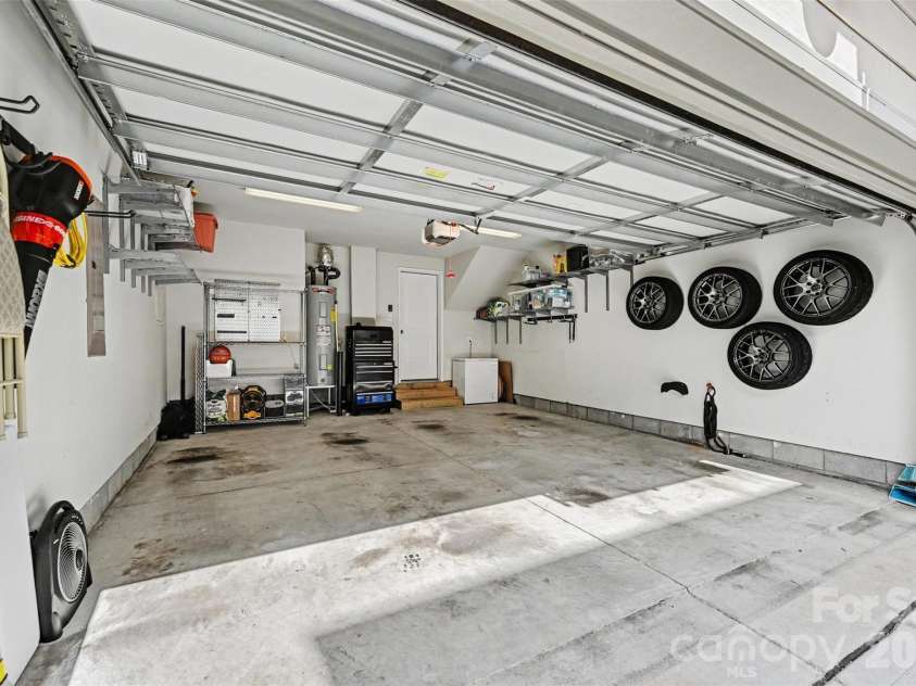 2539 Euclid Avenue, Charlotte, NC 28203.  MLS# CAR4418306, YatesRealty ID 47401. 