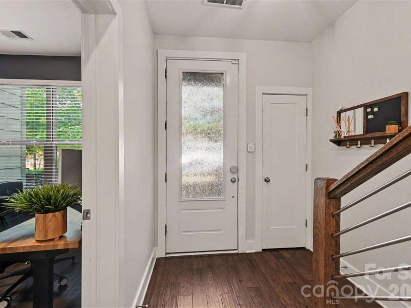 2539 Euclid Avenue, Charlotte, NC 28203.  MLS# CAR4418306, YatesRealty ID 47401. 