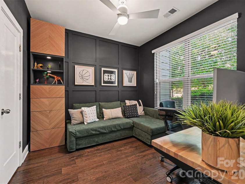 2539 Euclid Avenue, Charlotte, NC 28203.  MLS# CAR4418306, YatesRealty ID 47401. 