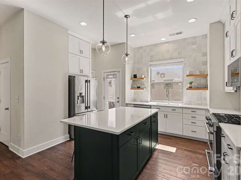 2539 Euclid Avenue, Charlotte, NC 28203.  MLS# CAR4418306, YatesRealty ID 47401. 