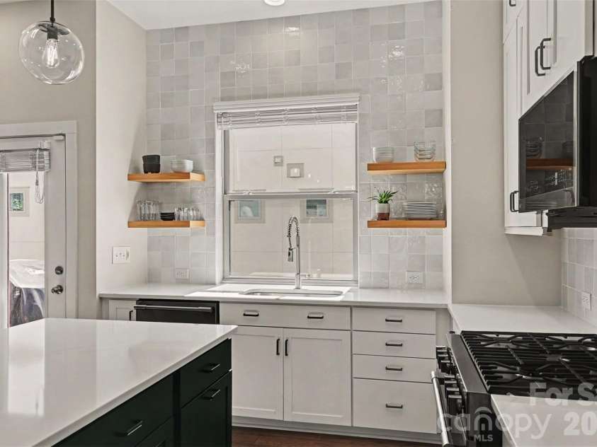 2539 Euclid Avenue, Charlotte, NC 28203.  MLS# CAR4418306, YatesRealty ID 47401. 
