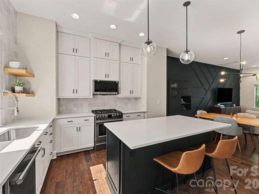 2539 Euclid Avenue, Charlotte, NC 28203.  MLS# CAR4418306, YatesRealty ID 47401. 