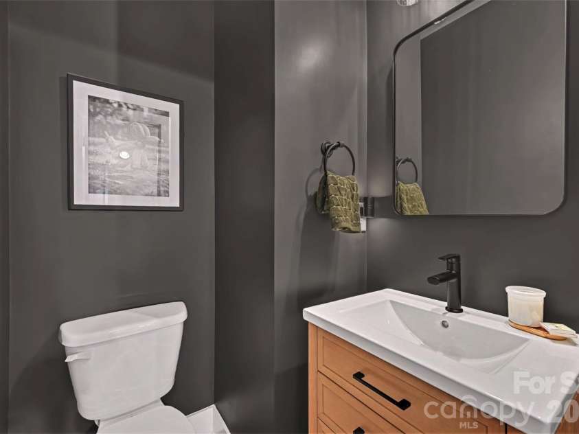 2539 Euclid Avenue, Charlotte, NC 28203.  MLS# CAR4418306, YatesRealty ID 47401. 