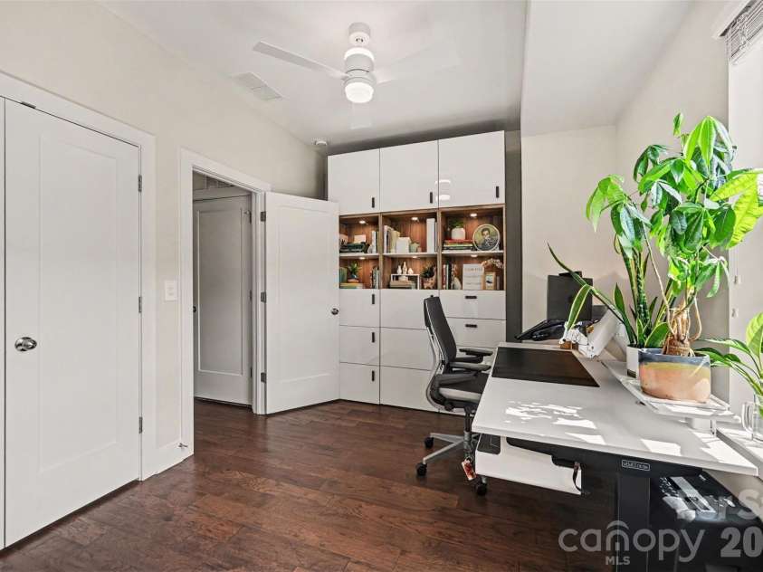 2539 Euclid Avenue, Charlotte, NC 28203.  MLS# CAR4418306, YatesRealty ID 47401. 