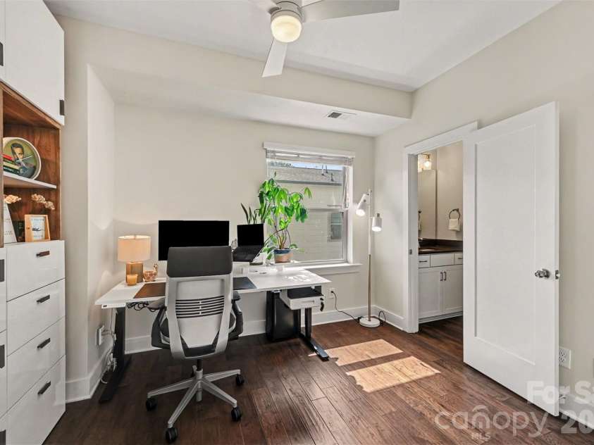2539 Euclid Avenue, Charlotte, NC 28203.  MLS# CAR4418306, YatesRealty ID 47401. 