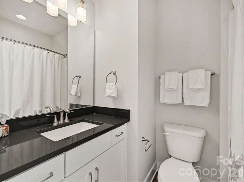 2539 Euclid Avenue, Charlotte, NC 28203.  MLS# CAR4418306, YatesRealty ID 47401. 