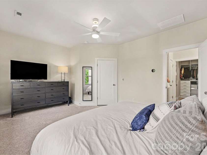 2539 Euclid Avenue, Charlotte, NC 28203.  MLS# CAR4418306, YatesRealty ID 47401. 
