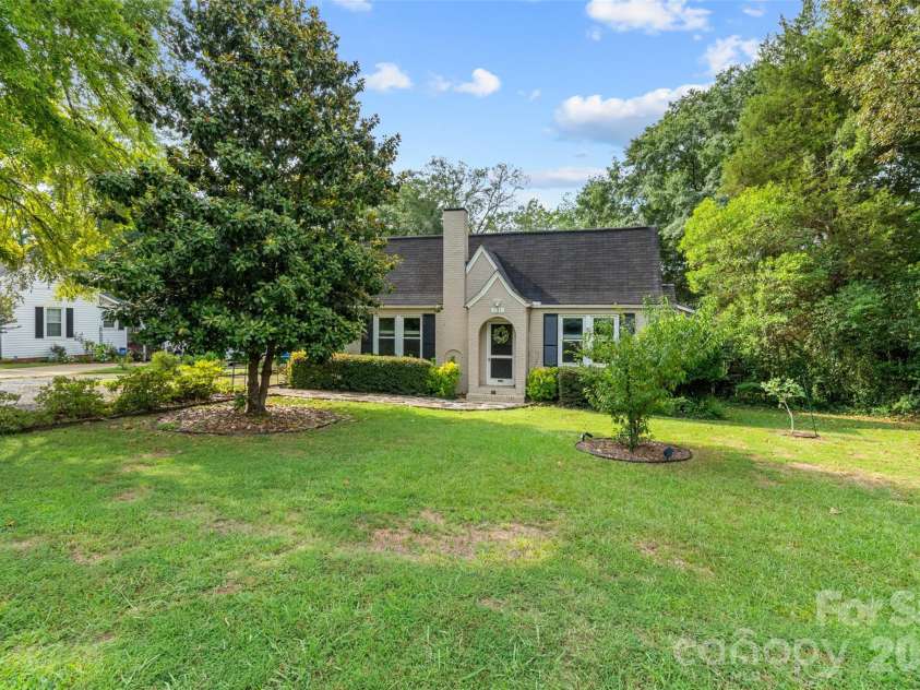 131 Spratt Street, Fort Mill, SC 29715.  MLS# CAR4417608, YatesRealty ID 47404. 