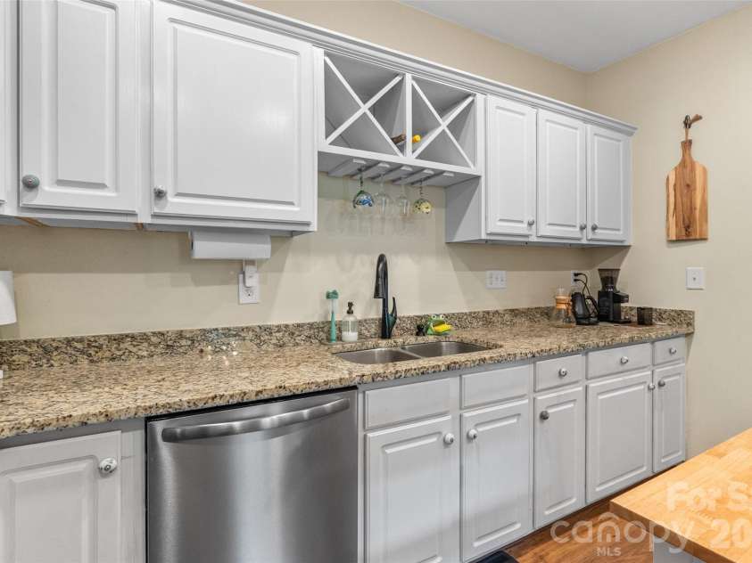 131 Spratt Street, Fort Mill, SC 29715.  MLS# CAR4417608, YatesRealty ID 47404. 