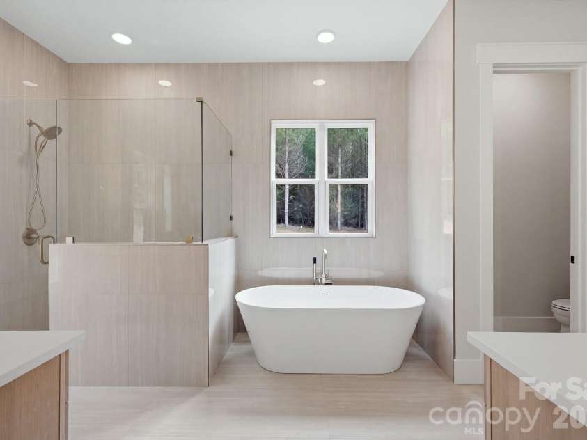 5089 Hidden Forest Drive, Denver, NC 28037.  MLS# CAR4416808, YatesRealty ID 47406. Primary Bathroom