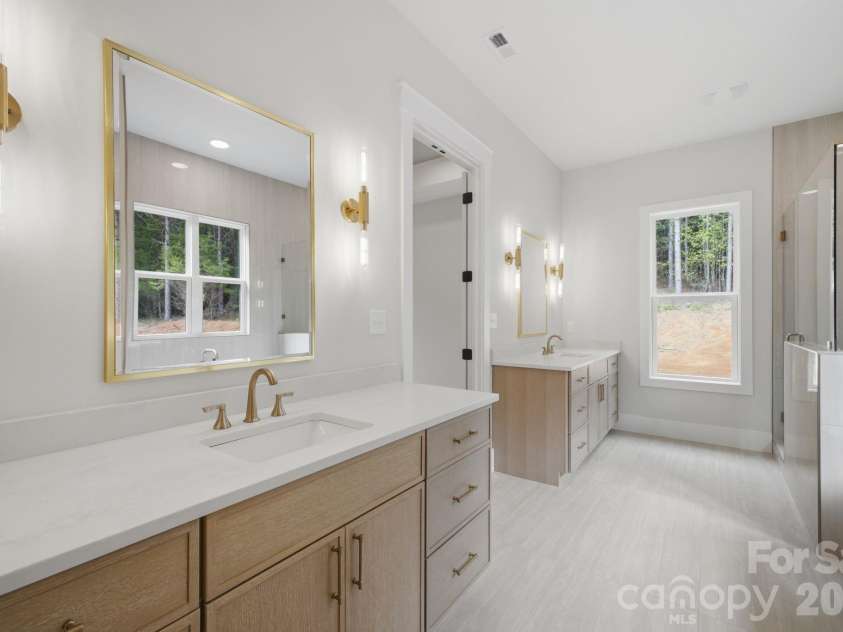 5089 Hidden Forest Drive, Denver, NC 28037.  MLS# CAR4416808, YatesRealty ID 47406. Primary Bathroom