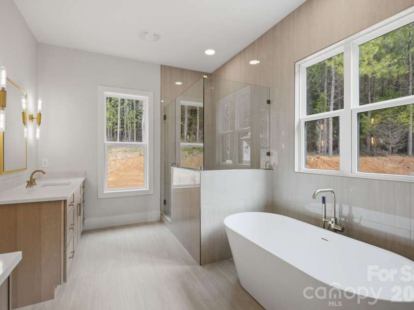 5089 Hidden Forest Drive, Denver, NC 28037.  MLS# CAR4416808, YatesRealty ID 47406. Primary Bathroom