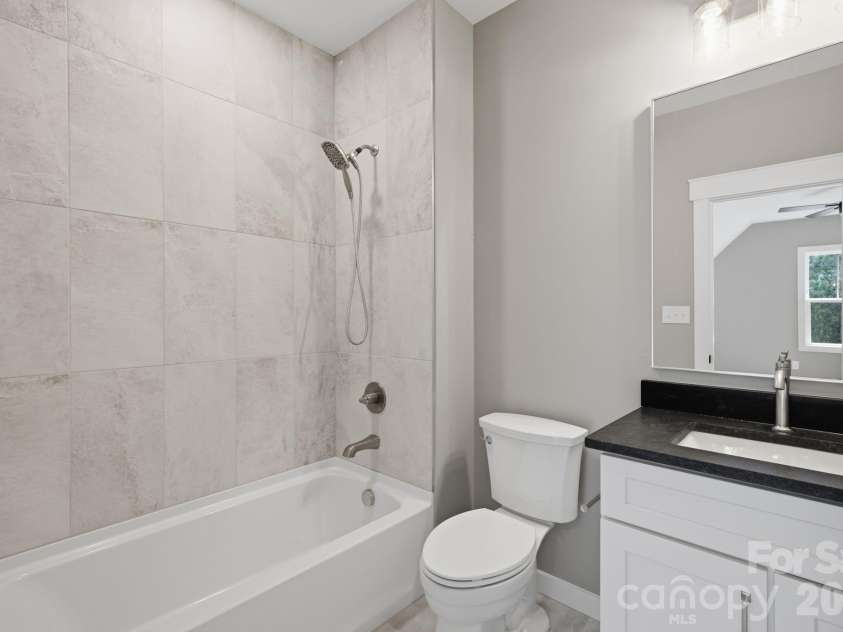 5089 Hidden Forest Drive, Denver, NC 28037.  MLS# CAR4416808, YatesRealty ID 47406. Upper Level Bonus Bathroom