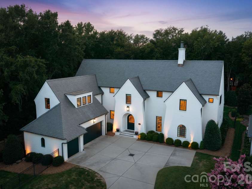 4709 Ockley Manor Lane, Charlotte, NC 28226.  MLS# CAR4416742, YatesRealty ID 47407. 