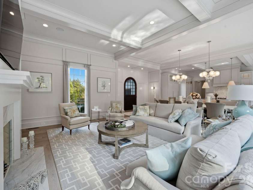 4709 Ockley Manor Lane, Charlotte, NC 28226.  MLS# CAR4416742, YatesRealty ID 47407. 