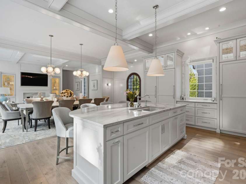 4709 Ockley Manor Lane, Charlotte, NC 28226.  MLS# CAR4416742, YatesRealty ID 47407. 