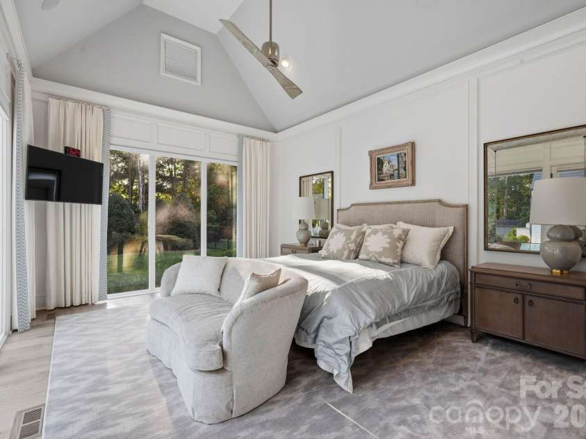 4709 Ockley Manor Lane, Charlotte, NC 28226.  MLS# CAR4416742, YatesRealty ID 47407. 