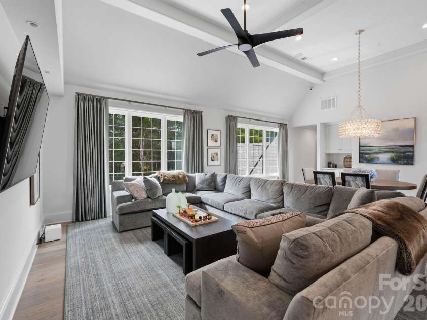 4709 Ockley Manor Lane, Charlotte, NC 28226.  MLS# CAR4416742, YatesRealty ID 47407. 