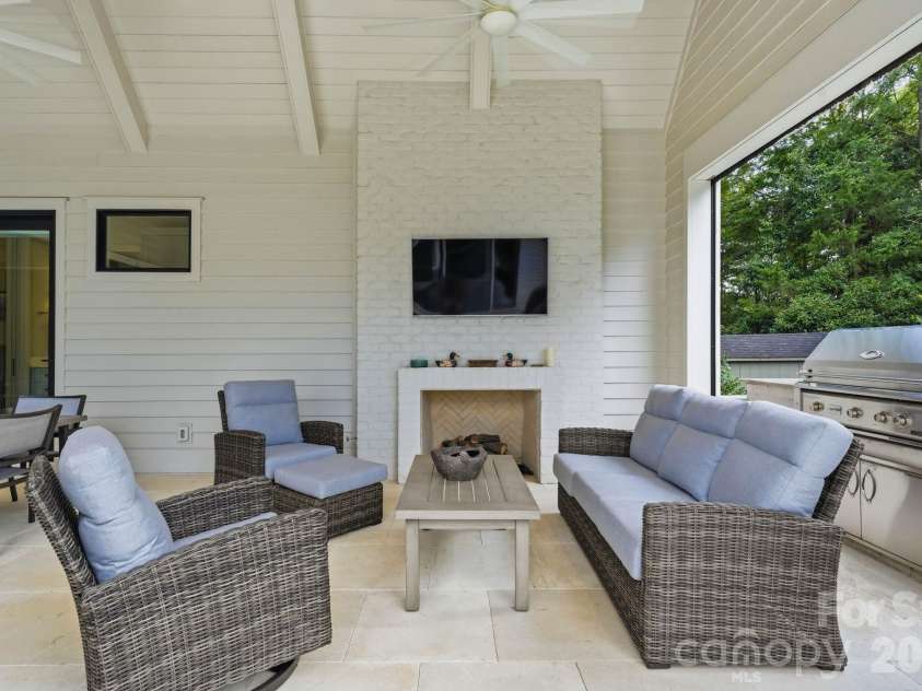 4709 Ockley Manor Lane, Charlotte, NC 28226.  MLS# CAR4416742, YatesRealty ID 47407. 