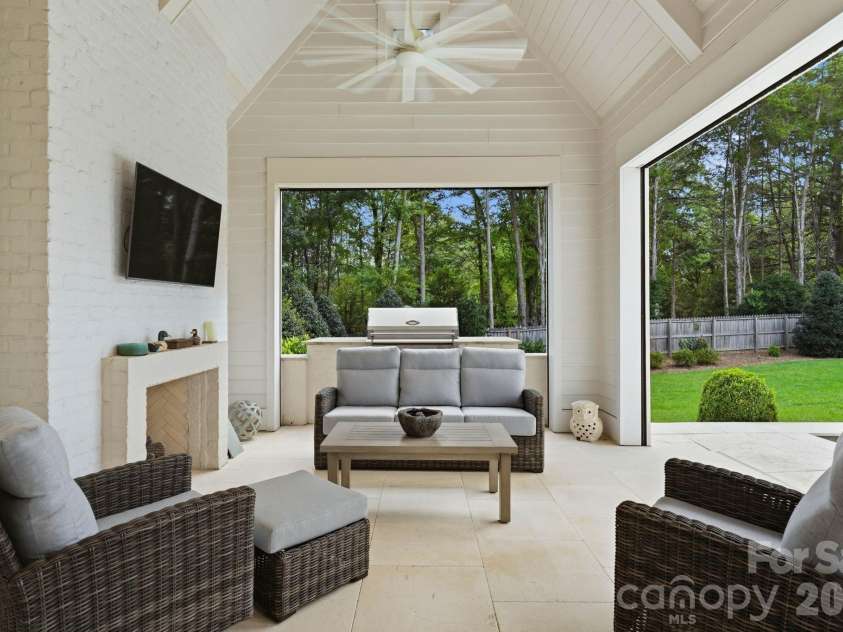 4709 Ockley Manor Lane, Charlotte, NC 28226.  MLS# CAR4416742, YatesRealty ID 47407. 