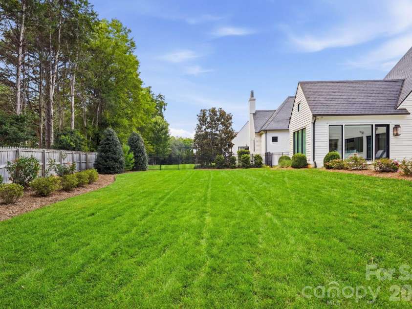 4709 Ockley Manor Lane, Charlotte, NC 28226.  MLS# CAR4416742, YatesRealty ID 47407. 