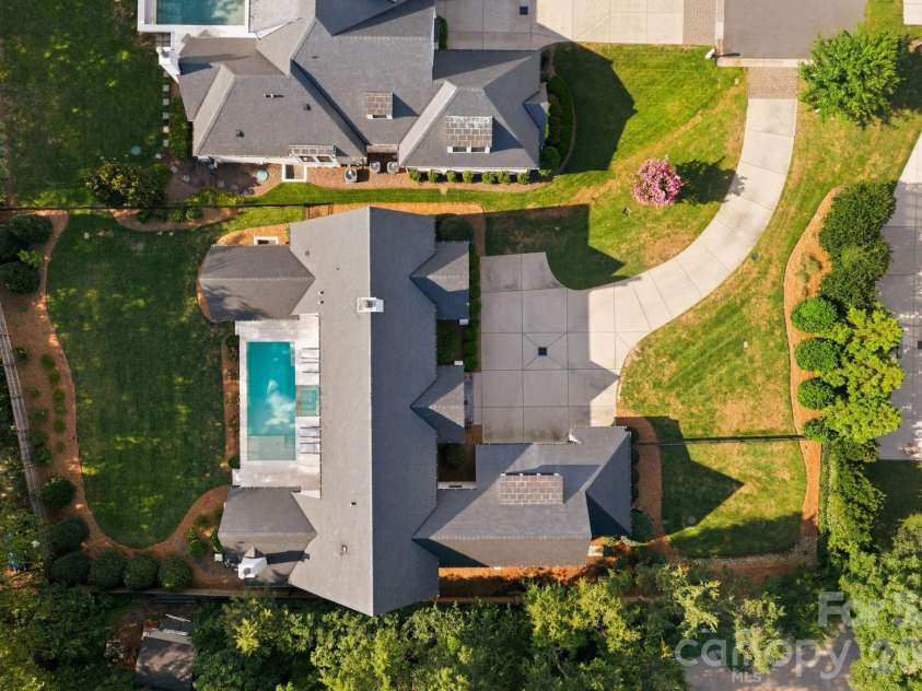 4709 Ockley Manor Lane, Charlotte, NC 28226.  MLS# CAR4416742, YatesRealty ID 47407. 