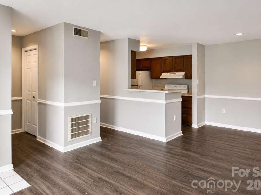 8024 Tremaine Court, Charlotte, NC 28227.  MLS# CAR4417688, YatesRealty ID 47408. 