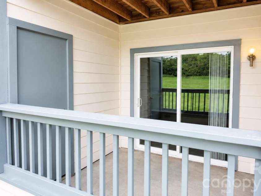 8024 Tremaine Court, Charlotte, NC 28227.  MLS# CAR4417688, YatesRealty ID 47408. 