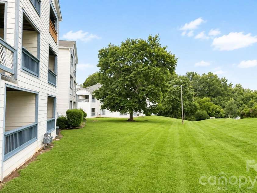 8024 Tremaine Court, Charlotte, NC 28227.  MLS# CAR4417688, YatesRealty ID 47408. 