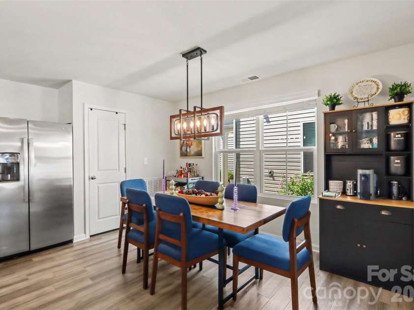 5116 Downhaul Drive, Charlotte, NC 28269.  MLS# CAR4417814, YatesRealty ID 47409. Dining Area