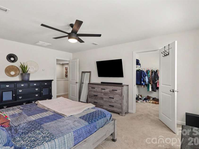 5116 Downhaul Drive, Charlotte, NC 28269.  MLS# CAR4417814, YatesRealty ID 47409. Primary Bedroom