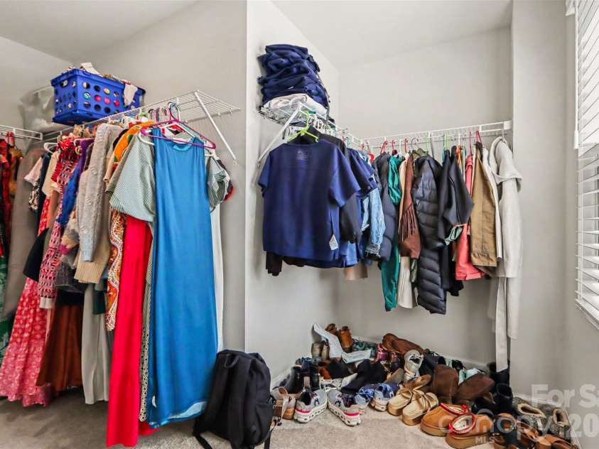 5116 Downhaul Drive, Charlotte, NC 28269.  MLS# CAR4417814, YatesRealty ID 47409. Primary walk-in closet