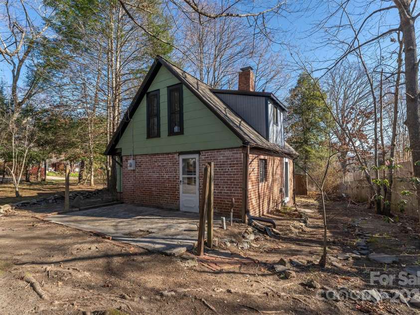 103 & 105 Pine Street, Black Mountain, NC 28711.  MLS# CAR4205366, YatesRealty ID 4741. 