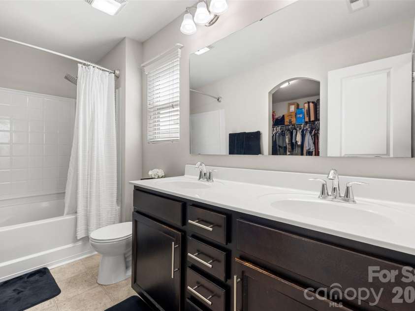4312 Huntley Glen Drive, Pineville, NC 28134.  MLS# CAR4416712, YatesRealty ID 47410. 