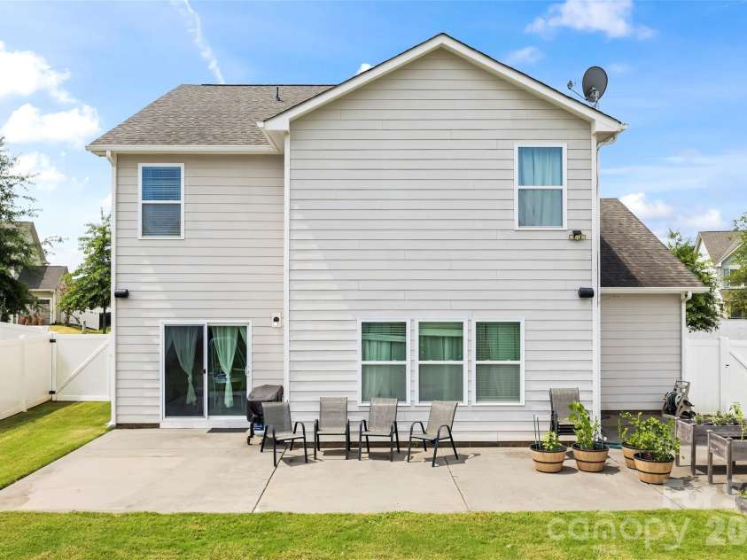 4312 Huntley Glen Drive, Pineville, NC 28134.  MLS# CAR4416712, YatesRealty ID 47410. 