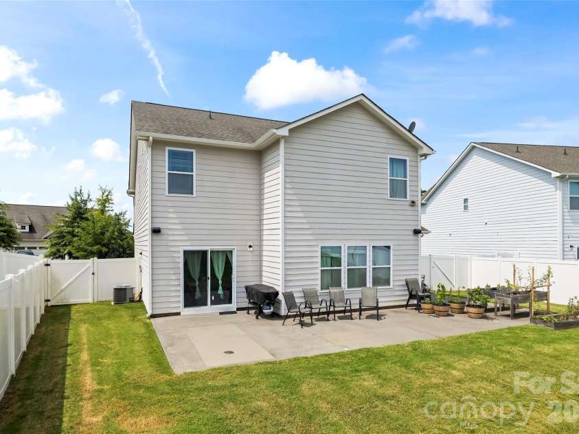 4312 Huntley Glen Drive, Pineville, NC 28134.  MLS# CAR4416712, YatesRealty ID 47410. 