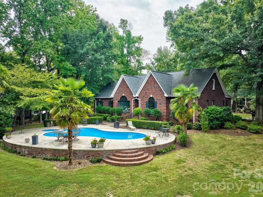 2143 Peninsula Drive, Lake Wylie, SC 29710.  MLS# CAR4416751, YatesRealty ID 47411. 