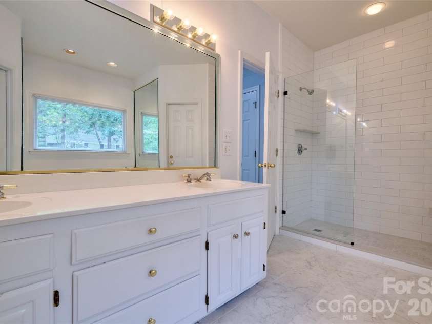 2143 Peninsula Drive, Lake Wylie, SC 29710.  MLS# CAR4416751, YatesRealty ID 47411. 